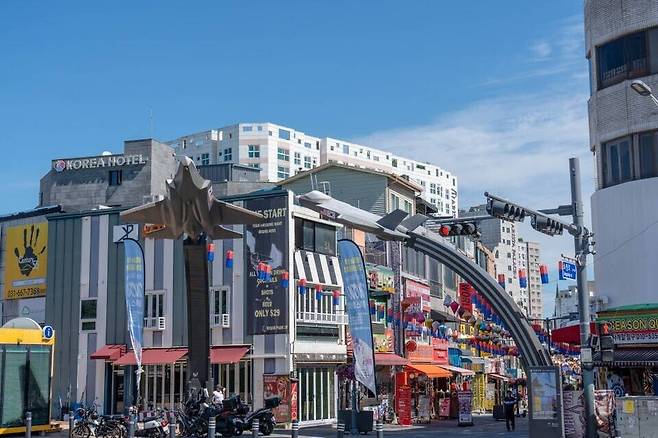 ▲&nbsp;전쟁이 만든 독특한 미식문화, 송탄 국제시장 / 사진=SNS 캡쳐