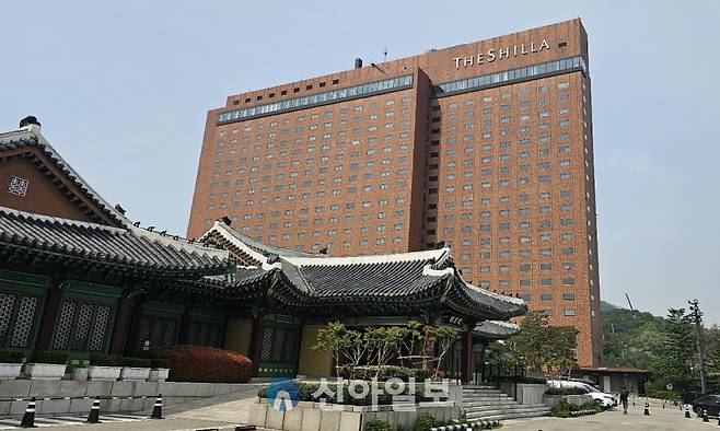 서울신라호텔 본관과 영빈관. [사진=박성은 기자]
