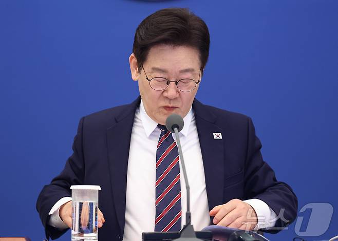 이재명 대통령이 12일 청와대에서 열린 수석보좌관회의에 참석해 있다. 2026.2.12 ⓒ 뉴스1 허경 기자