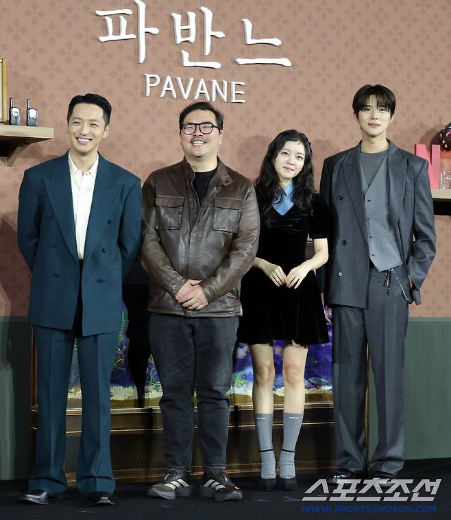 12일 메가박스 코엑스에서 열린 넷플릭스 영화 '파반느'의 제작보고회. 변요한, 이종필 감독, 고아성, 문상민이 포즈를 취하고 있다. 허상욱 기자wook@sportschosun.com/2026.02.12/