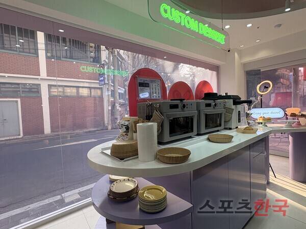 12일 찾은 CU성수디저트파크점, 다양한 조리기구들이 DIY 체험존에 마련됐다. ⓒ김나연 기자