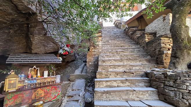 탁상사원에서 마지막으로 올라가는 구간