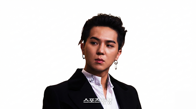 사회복무요원 부실 복무 의혹을 받는 위너 멤버 송민호. 사진 이선명 기자 57km@kyunghyang.com