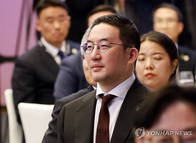 국빈만찬 참석한 구광모 LG그룹 회장 (경주=연합뉴스) 한상균 기자 = 구광모 LG그룹 회장이 1일 경북 경주 소노캄에서 열린 이재명 대통령 주최 시진핑 중국 국가주석을 위한 국빈만찬에 참석해 있다. 2025.11.1 xyz@yna.co.kr