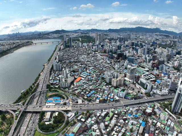 서울시가 13일 성수4지구 시공사 선정 입찰 관련해 조사에 착수했다. /대우건설