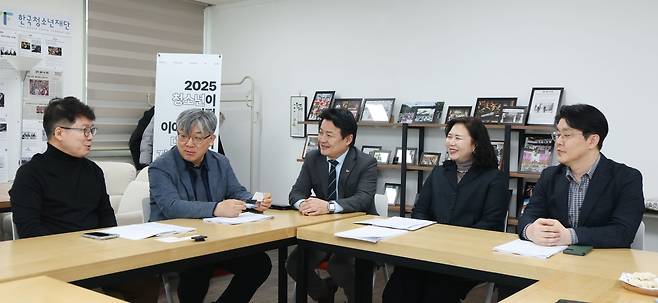 왼쪽부터 황인국 청소년마음건강네트워크 대표, 김현수 명지병원 교수, 이병덕 코리아스픽스 대표, 송민경 경기대 교수 / 신원건 기자 laputa@donga.com