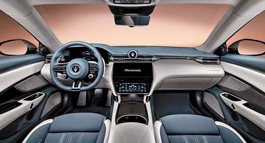 최고급 소재로 감싼 그란투리스모 폴고레의 실내 공간.