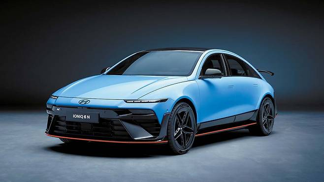 효율성 좋은 아이오닉6에 성능을 결합시킨 고성능 전기 스포츠세단 ‘아이오닉6N’. 날카로운 핸들링 성능과 초고속에서의 안정감으로 성능 부문 심사위원들에게 매우 높은 평가를 얻어냈다. [사진 현대자동차]