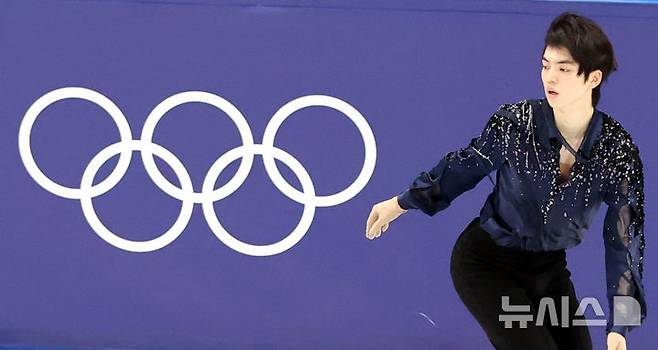 [밀라노=뉴시스] 박주성 기자 = 10일 (현지 시간) 이탈리아 밀라노 아이스 스케이팅 아레나 경기장에서 열린 2026 밀라노·코르티나담페초 동계올림픽 피겨스케이팅 남자 싱글 쇼트프로그램에서 차준환 선수가 경기를 하고 있다. 2026.02.10. park7691@newsis.com