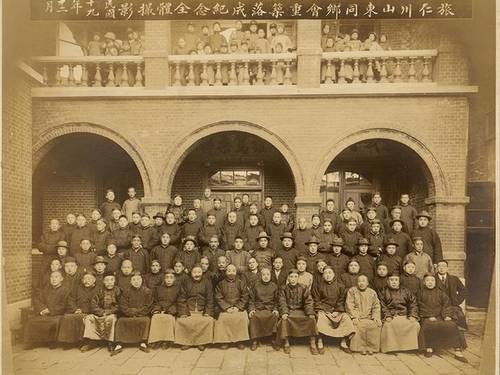 1930년 산둥 동향회 건물 재건축 기념식 사진 [인천화교협회 홈페이지 갈무리. 재판매 및 DB 금지]