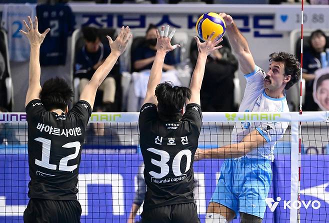 현대캐피탈과 대한항공의 경기 장면 [한국배구연맹 제공. 재판매 및 DB 금지]