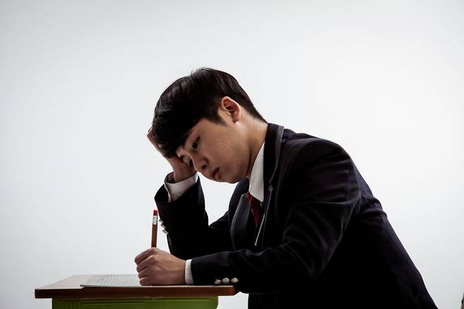 15세 때 받은 과도한 학업 스트레스는 10년 뒤인 20대 중반의 자살 시도 위험을 유의미하게 높이는 것으로 나타났다. 사진=게티이미지뱅크
