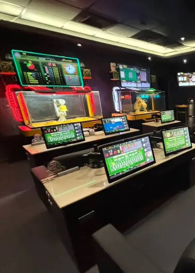 롯데 선수들이 즐긴 전자식 테이블 카지노 게임. 사진 | 구글 지도