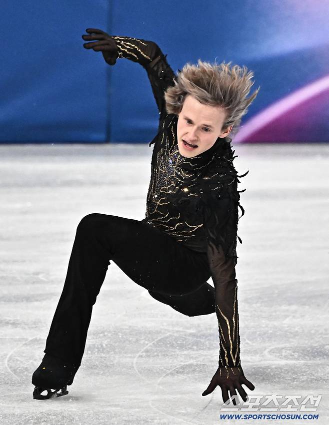 14일 이탈리아 밀라노 아이스스케이팅 아레나에서 피겨스케이팅 남자 싱글 프리스케이팅 경기가 열렸다. 연기를 펼치고 있는 미국 말리닌. 밀라노(이탈리아)=송정헌 기자songs@sportschosun.com/2026.02.14/