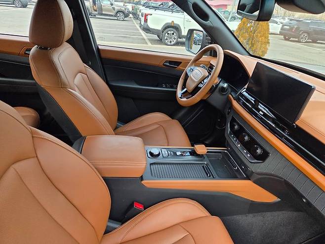 KGM신형 무쏘 앞좌. ⓒ데일리안 정진주 기자