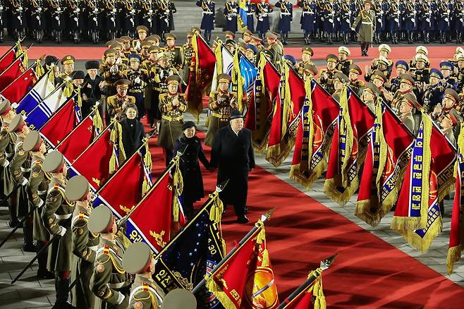 북한 노동당 기관지 노동신문은 2023년 2월 9일 조선인민군 창건일(건군절) 75주년을 맞아 지난 8일 평양 김일성광장에서 야간 열병식을 개최했다고 보도했다. 열병식에는 김 총비서가 딸인 김주애와 부인 리설주 여사와 함께 참석했다. 이날 열병식은 김 총비서 집권 이후 13번째 열병식이며, 야간열병식으로는 5번째다. 노동신문 뉴스1