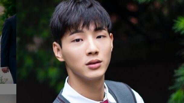 KBS 드라마 ‘달이 뜨는 강’ 주연을 맡았다가 학교폭력 의혹이 불거져 도중 하차한 배우 지수의 소속사가 드라마 제작사에 8억8000만원을 배상하라는 2심 판단이 나왔다. [연합뉴스]