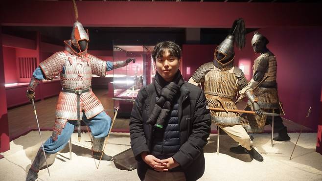 지난 7일 김명훈 학예연구사가 충청남도 공주시 국립공주박물관의 기획전시실에서 포즈를 취하고 있다. 윤성연 기자