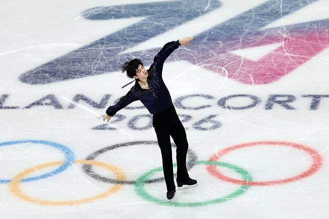 ▲ 차준환은 14일 이탈리아 밀라노 아이스스케이팅 아레나에서 열린 2026 밀라노·코르티나 동계올림픽 피겨스케이팅 남자 싱글 프리스케이팅에서 기술점수(TES) 95.16점, 예술점수(PCS) 87.04점, 감점 1점을 묶어 181.20점을 기록했다. 쇼트 프로그램 92.72점을 합한 총점 273.92점으로 최종 4위에 자리했다. ⓒ연합뉴스/EPA