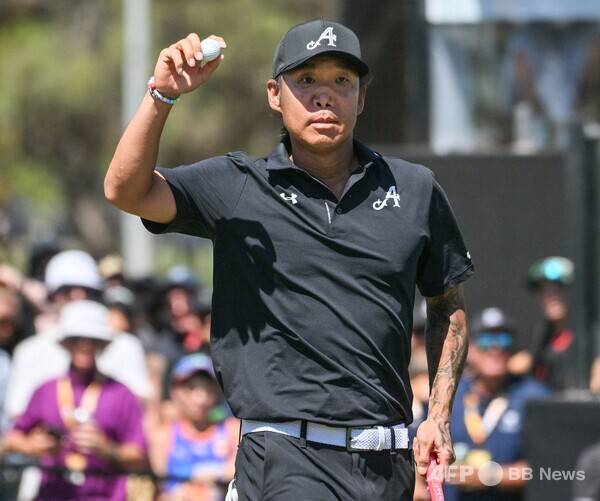 2026년 LIV 골프 시리즈 호주 애들레이드 대회 우승을 차지한 앤서니 김(미국)이 최종라운드에서 경기하는 모습이다. 사진제공=ⓒAFPBBNews = News1 (사진을 무단으로 사용하지 마십시오.)