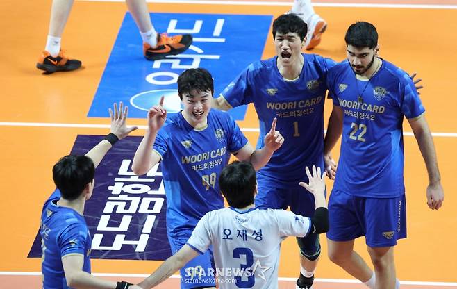 [B하인드★] 진격의 김지한, 철벽 블로킹 3개로 파죽의 3연승! 봄 배구 보인다