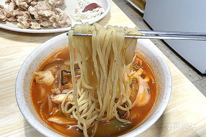 과거 어디쯤에서 시간이 멈춰있는 듯한 그 시절의 정겨운 맛이다. /황성규기자 homerun@kyeongin.com