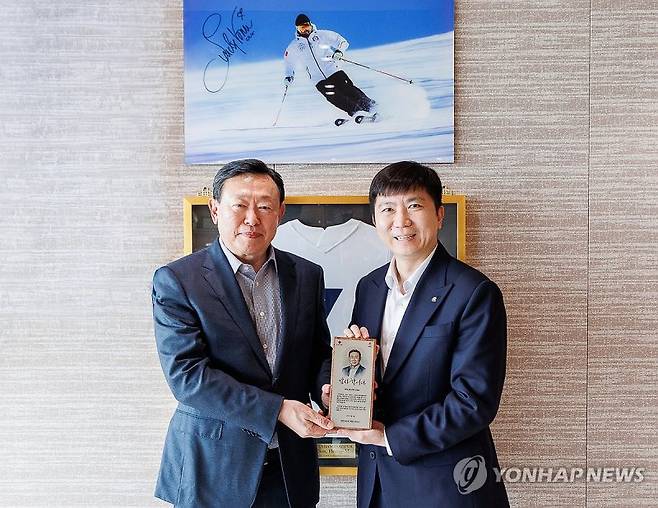 대한체육회, 신동빈 롯데그룹 회장에 감사패 수여.연합뉴스