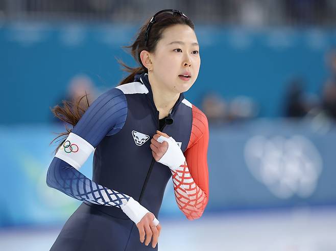 15일(현지시간) 이탈리아 밀라노 스피드스케이팅 스타디움에서 열린 2026 밀라노ㆍ코르티나담페초 동계올림픽 스피드스케이팅 여자 500m에 출전한 김민선이 경기를 마친 뒤 가쁜 숨을 내쉬고 있다. 2026.2.16 ondol@yna.co.kr 연합뉴스
