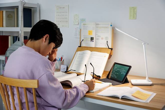 청년층의 불안과 자기검열은 객관식·상대평가 중심의 교육 경험이 누적된 결과로 풀이된다. 사진은 기사의 내용과 직접적 관련 없음./사진=클립아트코리아