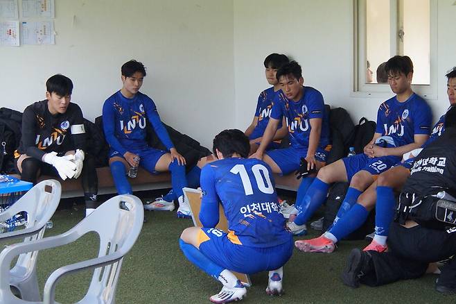 ▲ 인천대 박시영은 친정팀 장안대를 상대했다. ⓒ한국대학축구연맹