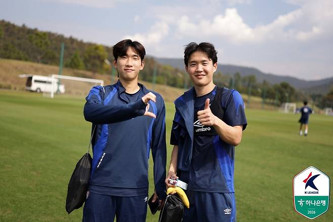수원 삼성으로 이적한 박현빈(왼쪽)과 정호연. /사진=한국프로축구연맹 제공