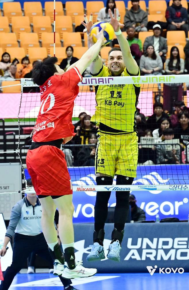 김정호의 공격을 차단하는 비예나 [한국배구연맹 제공. 재판매 및 DB 금지]