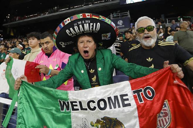 멕시코는 홈팬들의 열정적인 응원까지 업고 나선다. 사진=AFPBB NEWS