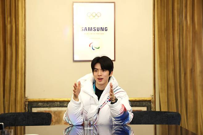 피겨스케이트 국가대표 차준환이 16일 삼성 하우스를 방문해 인터뷰를 하고 있다.(삼성 제공)