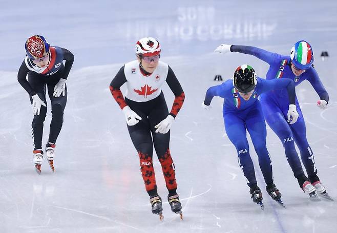 1000m 준결승서 4위 기록한 최민정 (밀라노=연합뉴스) 류영석 기자 = 16일(현지시간) 이탈리아 밀라노 아이스스케이팅 아레나에서 열린 2026 밀라노-코르티나담페초 동계올림픽 쇼트트랙 여자 1000m 준결승에서 최민정이 4위를 기록하며 결승 진출에 실패한 뒤 아쉬워하고 있다. 2026.2.16 ondol@yna.co.kr (끝)