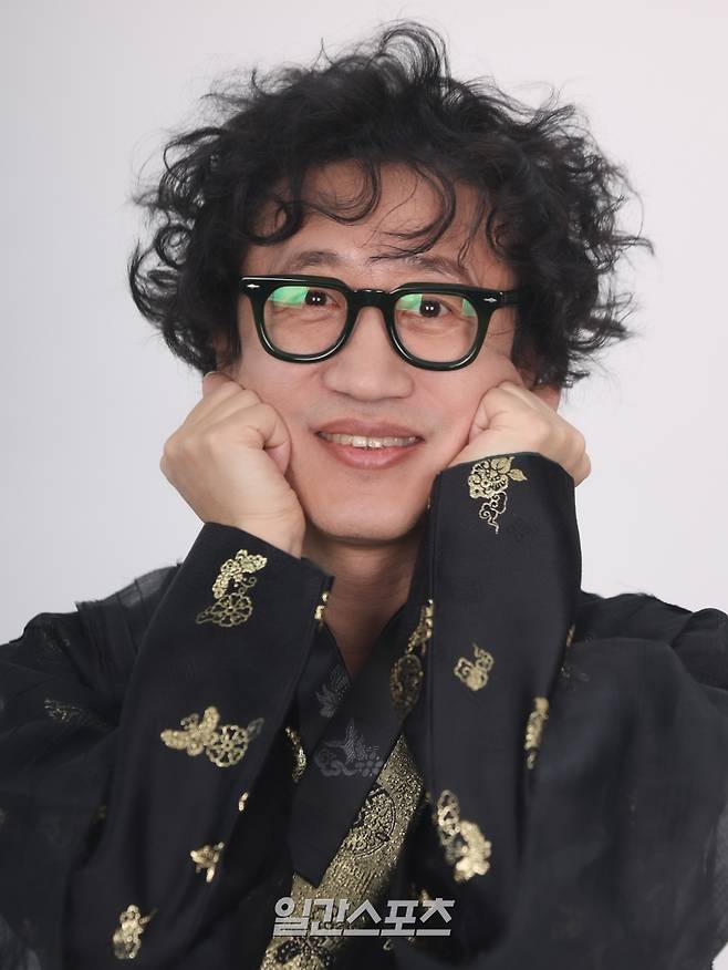 가수 김광진이 2일 오후 서울 중구 순화동 KG타워에서 진행된 일간스포츠와의 인터뷰에 앞서 포즈를 취하고 있다. 서병수 기자 qudtn@edaily.co.kr /2026.02.2/