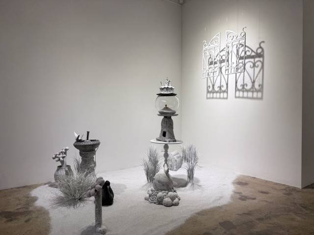 'The Time of Hands: 손의 시간 PART. 2' 전시 전경. 정인혜 작가 설치 작품이다. 리나갤러리 부산 제공