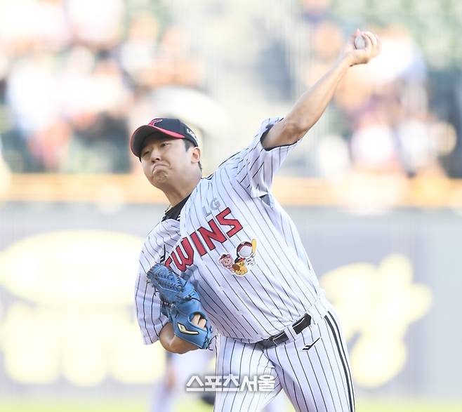 LG 선발투수 송승기가 7일 서울 잠실구장에서 열린 2025 KBO리그 두산과 경기에서 역투하고 있다. 잠실 | 최승섭기자 thunder@sportsseoul.com