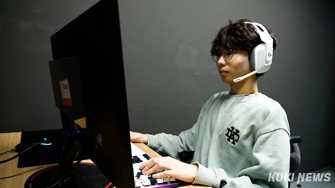 ‘재혁’ 권재혁이 10일 서울 영등포구 디플러스 기아 사옥에서 연습에 임하고 있다. 쿠키뉴스 DB