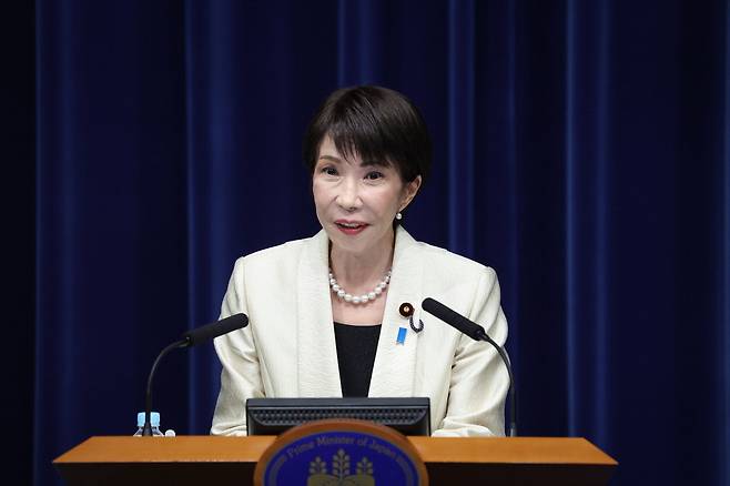 18일 일본 도쿄에서 다카이치 사나에 총리가 기자회견을 하고 있다.  EPA연합뉴스