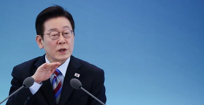 이재명 대통령이 6일 창원 성산구 창원컨벤션센터에서 열린 ‘경남의 마음을 듣다’ 타운홀미팅 간담회에서 발언하고 있다. 2026.2.6. 연합뉴스