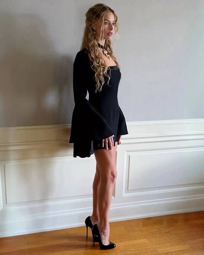 할리우드 배우 마고 로비. 인스타그램@andrewmukamal 캡처