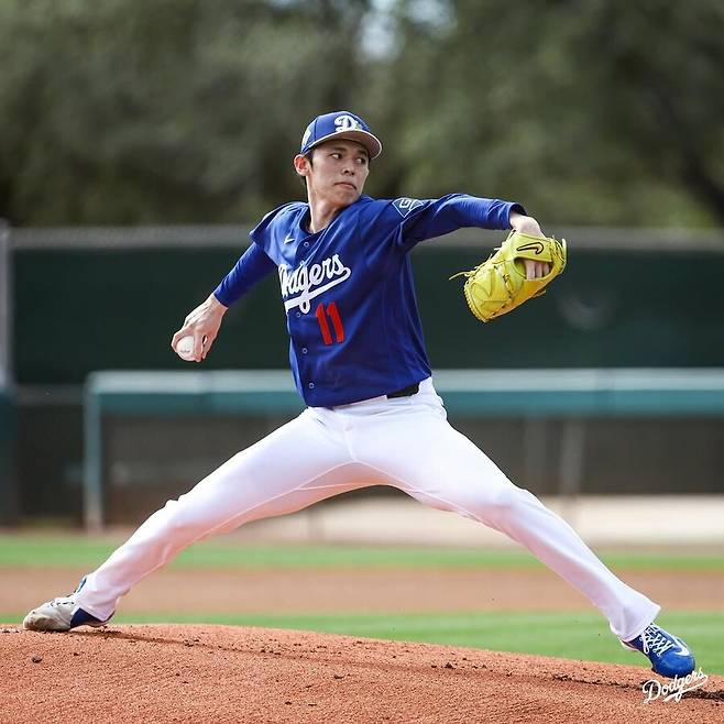 ▲ 사사키는 스프링트레이닝 시작부터 159km 강속구와 새 슬라이더를 선보이며 현지의 시선을 사로잡고 있다 ⓒLA 다저스 SNS