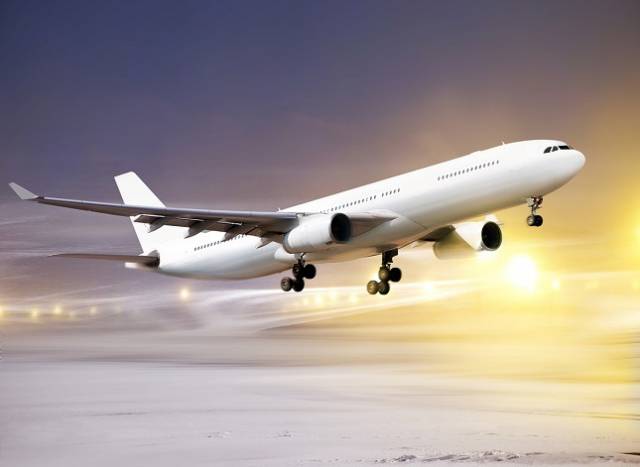 지난해 우리나라의 항공교통량이 사상 처음으로 연간 100만 대를 돌파했다. 이는 코로나 이전인 2019년 교통량 84만 대를 20% 상회하는 역대 최대 수준이다. 클립아트코리아