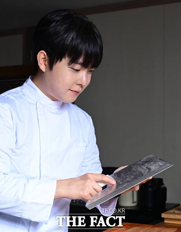 박주성 셰프는 자신의 요리를 먹은 손님에게 '메밀이 이렇게 맛있는 요리인 줄 몰랐다'는 말을 들을 때가 가장 기분 좋은 순간이라고 밝혔다./이새롬 기자