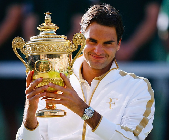 로저 페더러는 플레이하면서는 착용하지 않는 손목시계를 시상식에선 꼭 차고 나온다.&nbsp;