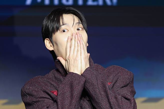 가수 존박이 19일 서울 마포구 호텔 나루에서 열린 넷플릭스 예능 '미스터리 수사단' 시즌2 제작발표회에서 포즈를 취하고 있다. /뉴시스