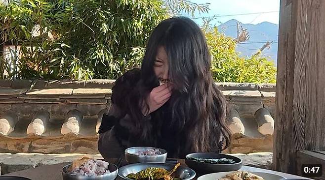 충주시 공식 유튜브 채널 '충TV'가 '충주맨' 김선태 주무관의 빈자리를 후임 최지호 주무관으로 채우며 흥행몰이에 성공했다. /'충TV' 유튜브 캡처