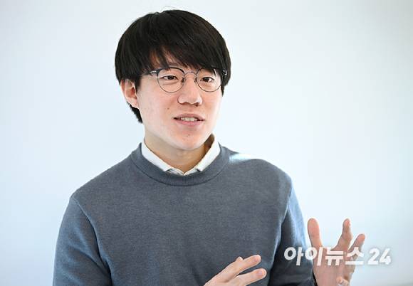 김세엽 셀렉트스타 대표가 9일 서울 강남구 셀렉트스타 사옥에서 아이뉴스24와 인터뷰를 하고 있다. [사진=곽영래 기자]