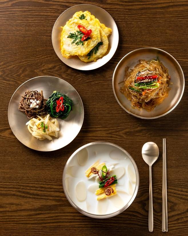 설 명절에 자주 먹는 전·나물·잡채·국물류는 나트륨 함량이 높은 편이다. 게티이미지뱅크